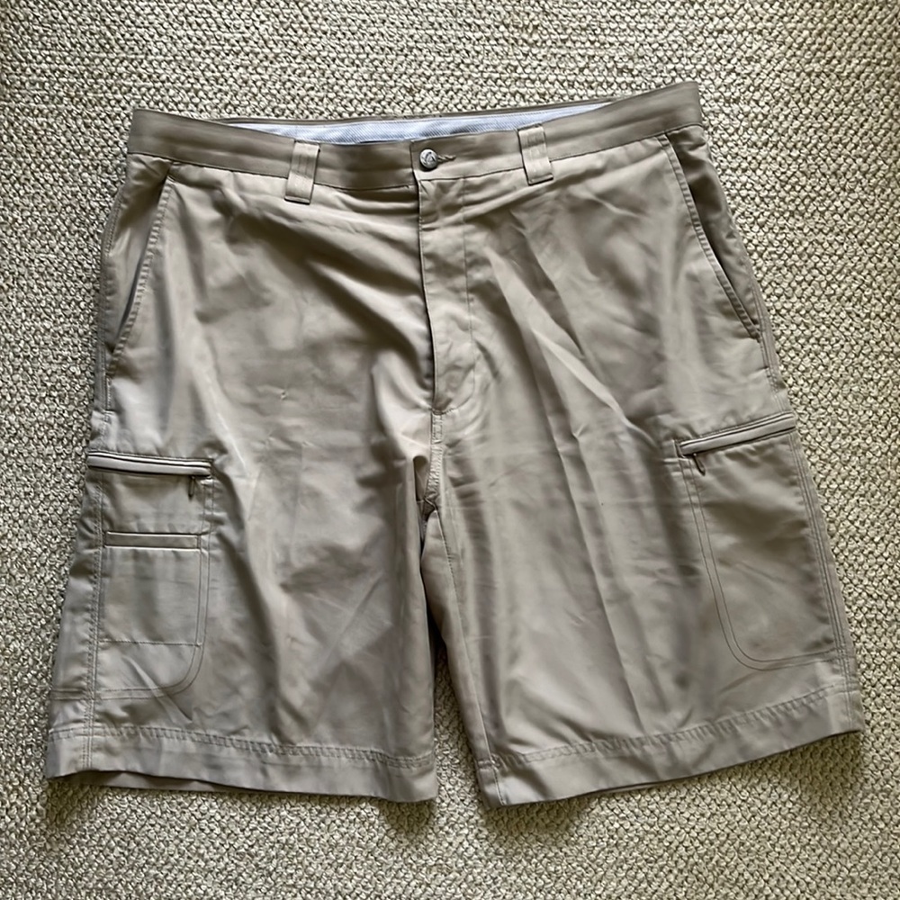 Callaway khaki golf shorts